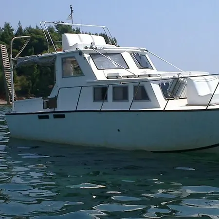 Leonardo, Houseboat In The Pool Nikiti (Sithonia)