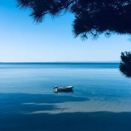 Leonardo, Houseboat In The Pool Ferienhaus Nikiti (Sithonia)